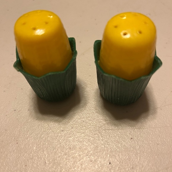 Vintage corn salt and pepper shakers 2” - Picture 3 of 8
